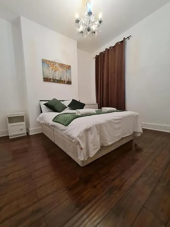 Canary Wharf Home Stay ロンドン ホームステイ