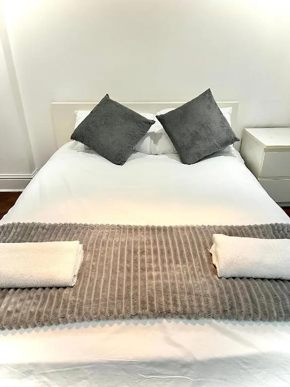 ホームステイ Canary Wharf Home Stay ロンドン イギリス